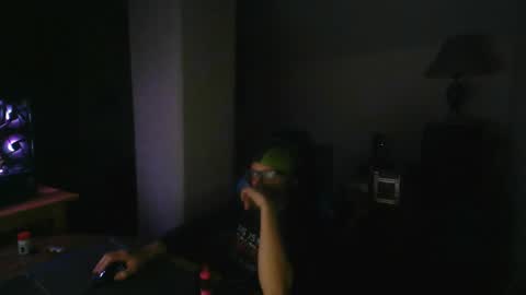 Snapshot of topplesstable18075 chatting on November 10, 7:40 am topplesstable18075 online show from November 10, 7:40 am