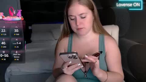 Snapshot of tori_blond chatting on January 18, 6:17 am tori_blond online show from January 18, 6:17 am