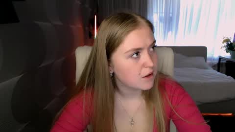 Snapshot of tori_blond chatting on April 28, 6:18 am tori_blond online show from April 28, 6:18 am