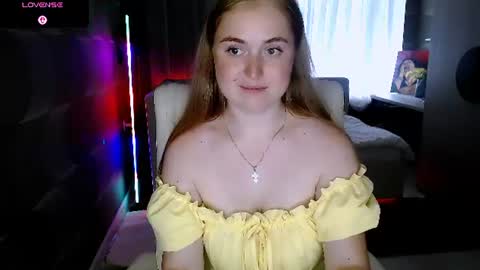 Snapshot of tori_blond chatting on June 26, 6:40 am tori_blond online show from June 26, 6:40 am