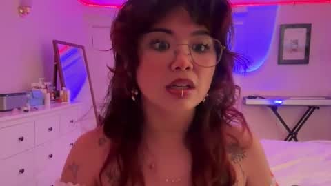 Snapshot of toro_luna chatting on March 23, 3:54 am boy luna next stream thurs 226 855pm 0 pst online show from March 23, 3:54 am