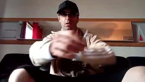 Snapshot of torontosee chatting on May 24, 1:38 pm torontosee online show from May 24, 1:38 pm