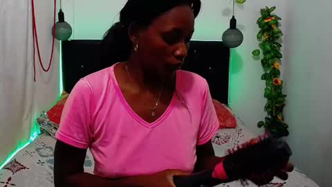 Snapshot of tory_montannaxx chatting on January 24, 9:49 am tory_montannaxx online show from January 24, 9:49 am