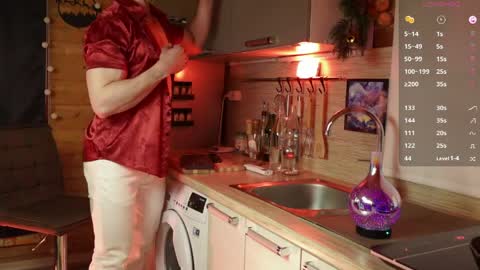 Snapshot of touch_of_eros chatting on April 4, 11:18 am Paul online show from April 4, 11:18 am