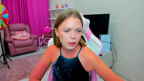 Snapshot of touch_the_heart chatting on February 4, 3:12 am Touch The Heart online show from February 4, 3:12 am