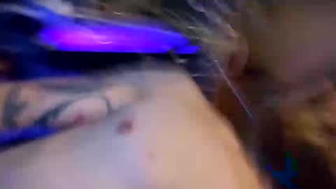 Snapshot of touchofclass90 chatting on December 2, 4:53 am touchofclass90 online show from December 2, 4:53 am