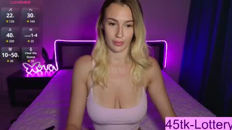 Snapshot of toxicdollkiss chatting on July 20, 8:55 pm ToxicDollKiss online show from July 20, 8:55 pm