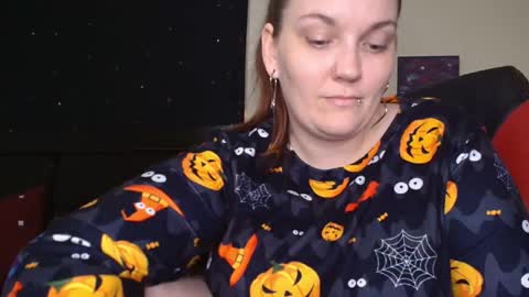 Snapshot of toxiclilly chatting on October 16, 7:42 am Lilly Miss Mistress Goddess Maam Queen Boss online show from October 16, 7:42 am