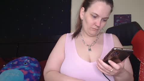 Snapshot of toxiclilly chatting on October 22, 8:03 am Lilly Miss Mistress Goddess Maam Queen Boss online show from October 22, 8:03 am