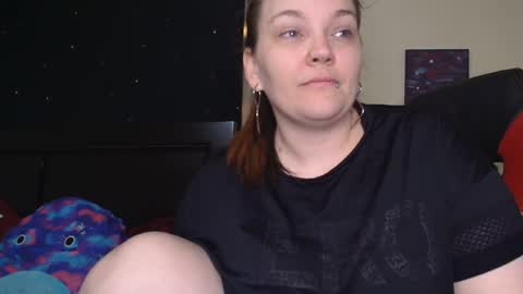 Snapshot of toxiclilly chatting on November 2, 10:28 am Lilly Miss Mistress Goddess Maam Queen Boss online show from November 2, 10:28 am