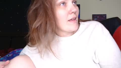 Snapshot of toxiclilly chatting on December 14, 10:20 am Lilly Miss Mistress Goddess Maam Queen Boss online show from December 14, 10:20 am