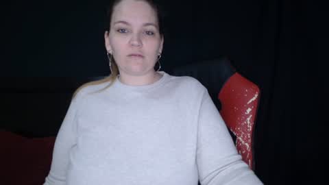 Snapshot of toxiclilly chatting on June 17, 5:58 pm Lilly Miss Mistress Goddess Maam Queen Boss online show from June 17, 5:58 pm