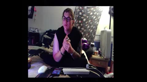 Toxiclove1311 online show from December 19, 12:28 am