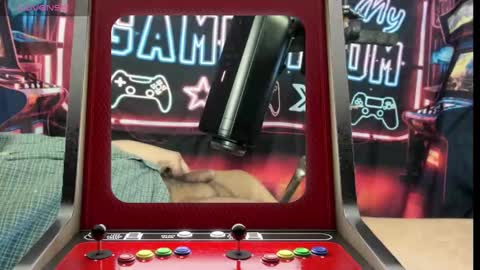 Snapshot of toysformycock chatting on December 2, 9:13 am ToysForMyCock online show from December 2, 9:13 am