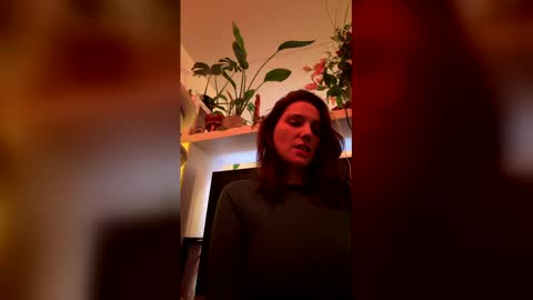 Snapshot of toyshop_gonewild chatting on February 19, 10:06 pm GoToyShop online show from February 19, 10:06 pm