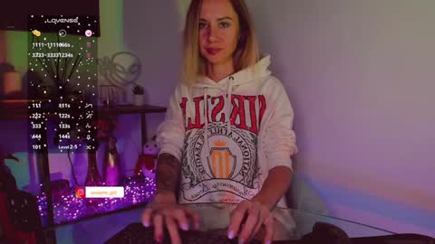 Snapshot of trafka_murafka chatting on December 15, 12:40 am Hey my name is Kiri Kiri online show from December 15, 12:40 am