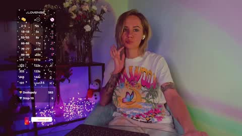 Snapshot of trafka_murafka chatting on January 25, 10:50 pm Hey my name is Kiri Kiri online show from January 25, 10:50 pm