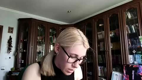 Lesly online show from May 15, 7:37 am