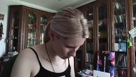 Lesly online show from June 19, 8:18 am