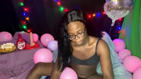 Snapshot of transgirl_omi chatting on September 30, 3:55 am TransDomme Omi online show from September 30, 3:55 am