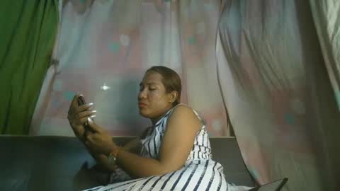 Snapshot of transhottie28 chatting on February 2, 10:46 am transhottie28 online show from February 2, 10:46 am