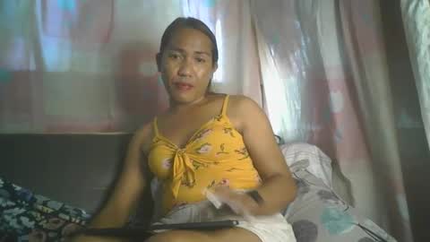 Snapshot of transhottie28 chatting on February 11, 8:37 am transhottie28 online show from February 11, 8:37 am