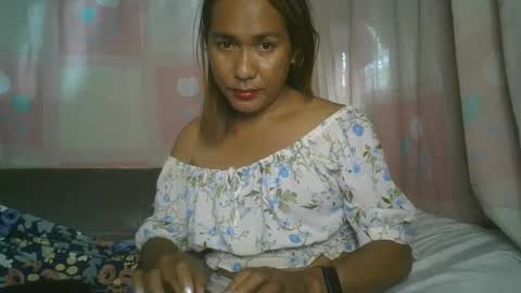 Snapshot of transhottie28 chatting on February 13, 1:40 am transhottie28 online show from February 13, 1:40 am