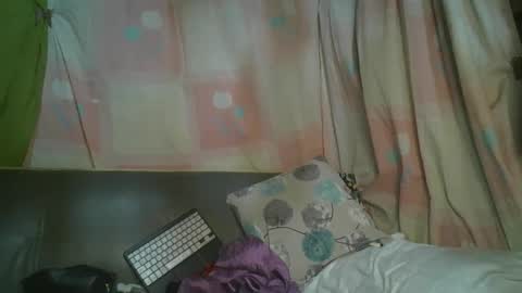 Snapshot of transhottie28 chatting on February 14, 11:21 am transhottie28 online show from February 14, 11:21 am
