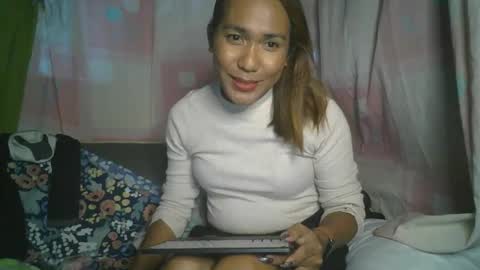 Snapshot of transhottie28 chatting on February 15, 9:38 am transhottie28 online show from February 15, 9:38 am