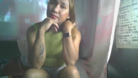 Snapshot of transhottie28 chatting on February 20, 8:17 am transhottie28 online show from February 20, 8:17 am