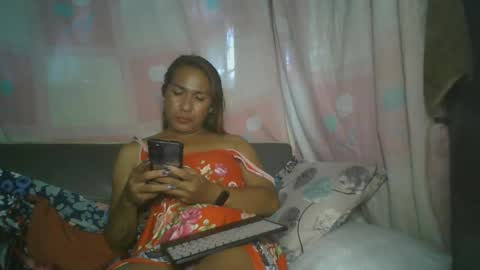 Snapshot of transhottie28 chatting on February 22, 9:34 am transhottie28 online show from February 22, 9:34 am