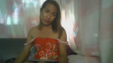 Snapshot of transhottie28 chatting on February 24, 12:30 am transhottie28 online show from February 24, 12:30 am