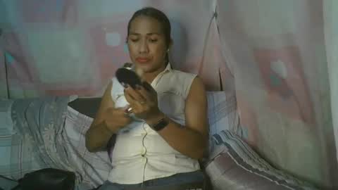 Snapshot of transhottie28 chatting on February 27, 10:15 am transhottie28 online show from February 27, 10:15 am