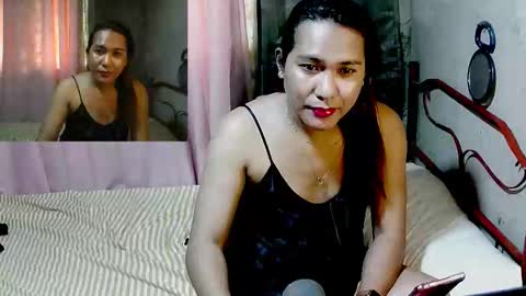 Snapshot of transhottie28 chatting on September 25, 1:20 am transhottie28 online show from September 25, 1:20 am