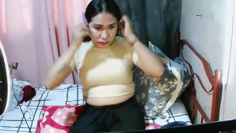 transhottie28 online show from November 24, 6:24 am