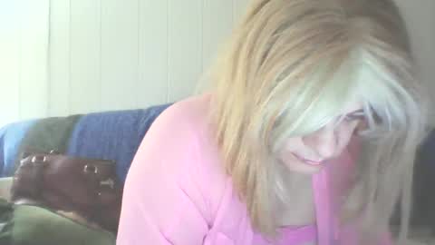 Snapshot of traphouseslutbunny4fun chatting on January 26, 9:08 am traphouseslutbunny4fun online show from January 26, 9:08 am