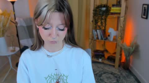 Nyuta Hartmann online show from January 16, 6:27 pm