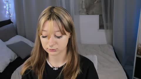 Nyuta Hartmann online show from February 5, 1:44 pm