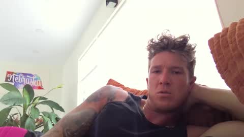 Snapshot of trash_man1989 chatting on November 16, 7:19 pm trash_man1989 online show from November 16, 7:19 pm