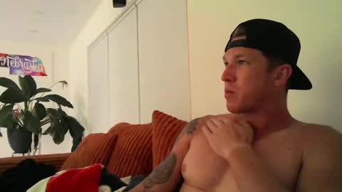 Snapshot of trash_man1989 chatting on November 24, 1:05 am trash_man1989 online show from November 24, 1:05 am