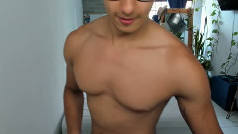 travis bakerr online show from February 1, 8:47 pm