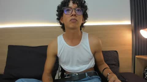 travis_black_ online show from July 2, 8:37 pm