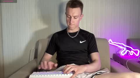 Travis online show from June 1, 9:11 am