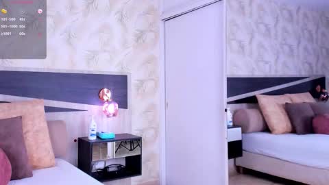 Travis online show from October 30, 1:18 am