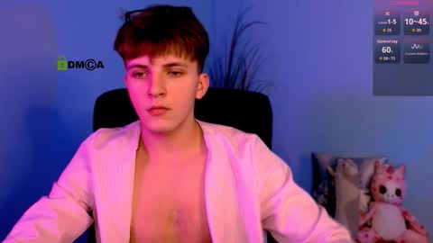 Snapshot of travis_wolf_ chatting on November 9, 8:07 pm Travis online show from November 9, 8:07 pm