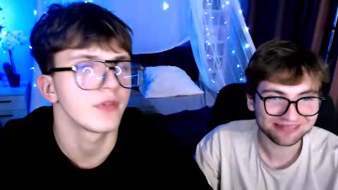 Snapshot of travis_wolf_ chatting on November 20, 8:41 pm Travis online show from November 20, 8:41 pm