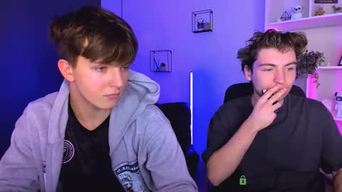 Travis online show from February 1, 9:41 am