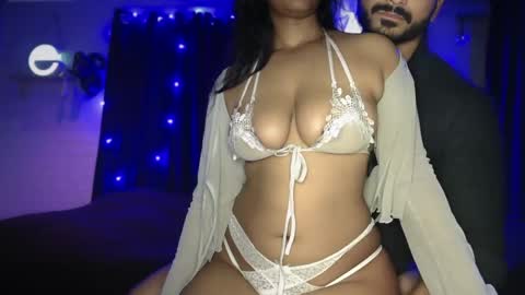 Snapshot of travisandnina chatting on January 10, 1:46 pm travisandnina online show from January 10, 1:46 pm