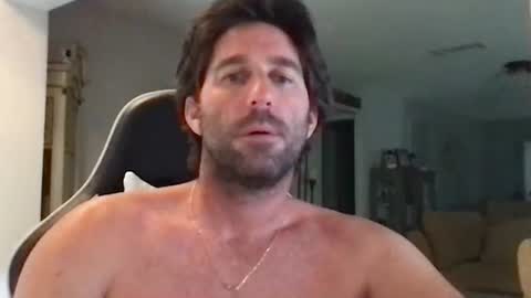 TravisKenn online show from October 29, 6:42 pm