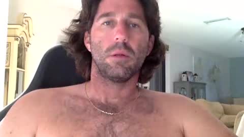 TravisKenn online show from March 6, 12:45 pm